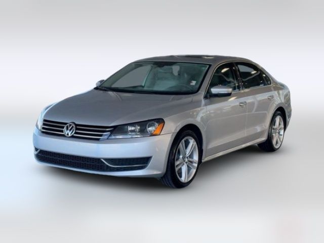2014 Volkswagen Passat SE Navigation