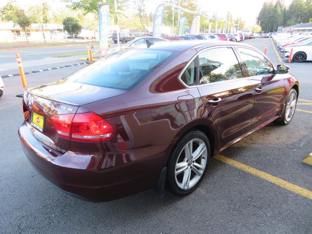 2014 Volkswagen Passat SE Navigation