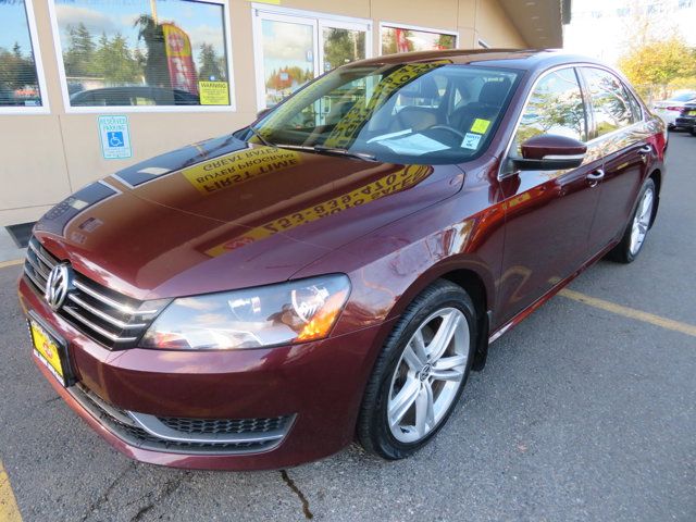 2014 Volkswagen Passat SE Navigation