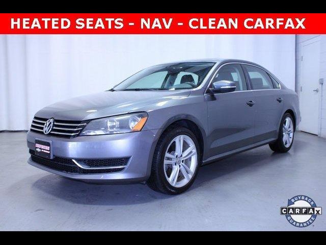 2014 Volkswagen Passat SE Navigation