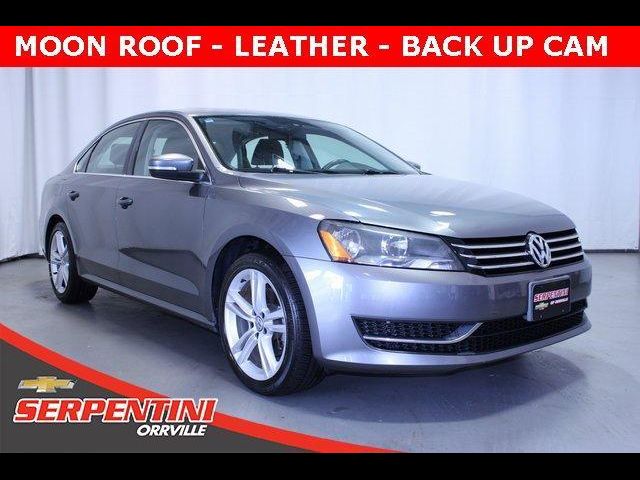 2014 Volkswagen Passat SE Navigation