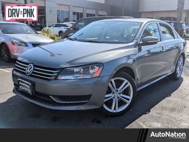 2014 Volkswagen Passat SE Navigation