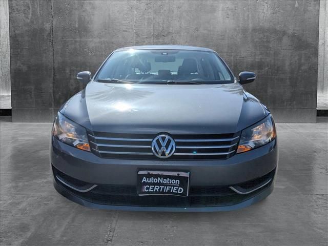 2014 Volkswagen Passat SE Navigation