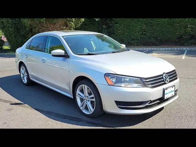 2014 Volkswagen Passat SE Navigation