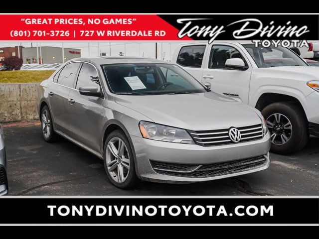 2014 Volkswagen Passat SE Navigation