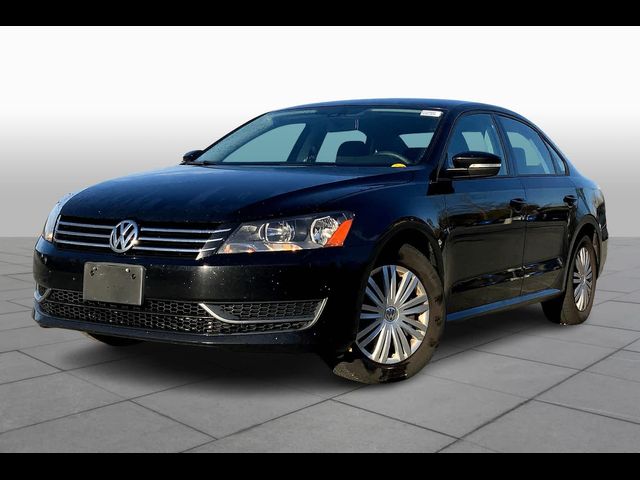 2014 Volkswagen Passat S Navigation