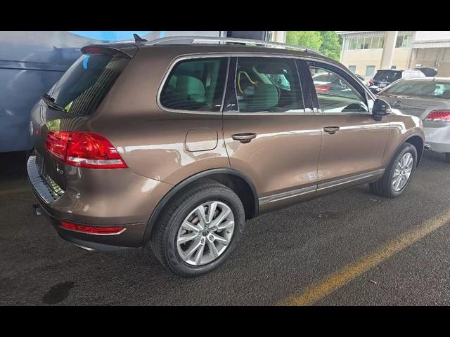 2014 Volkswagen Touareg Sport Navigation