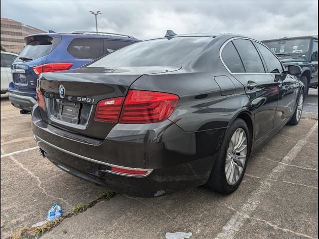 2015 BMW 5 Series 528i