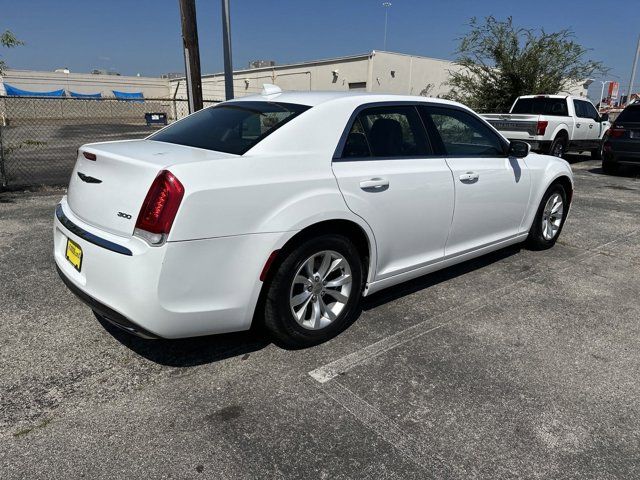 2015 Chrysler 300 Limited