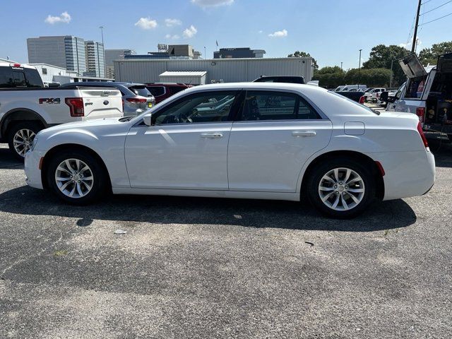 2015 Chrysler 300 Limited