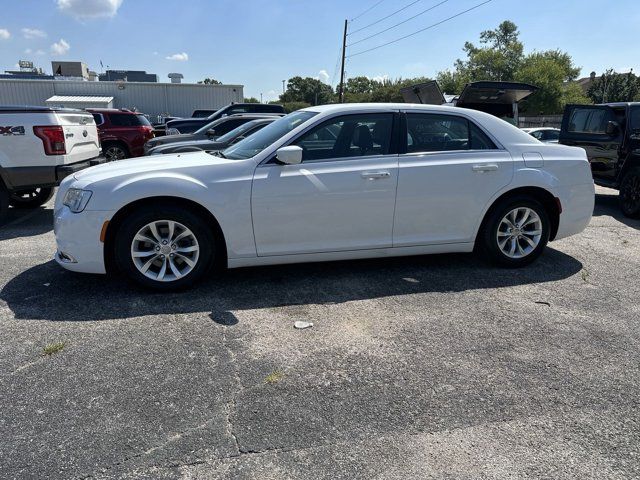 2015 Chrysler 300 Limited