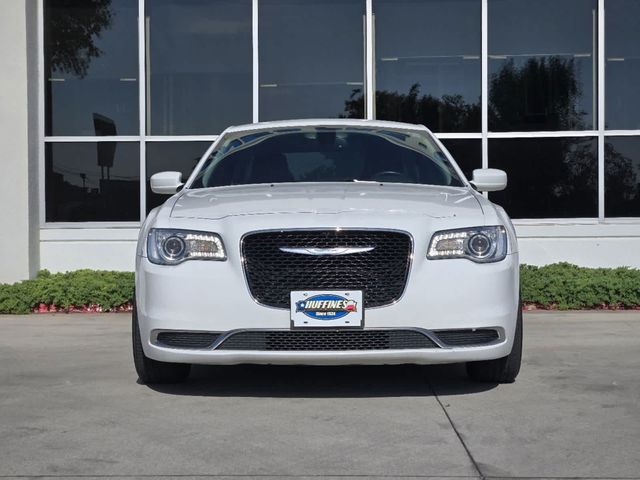 2015 Chrysler 300 Limited