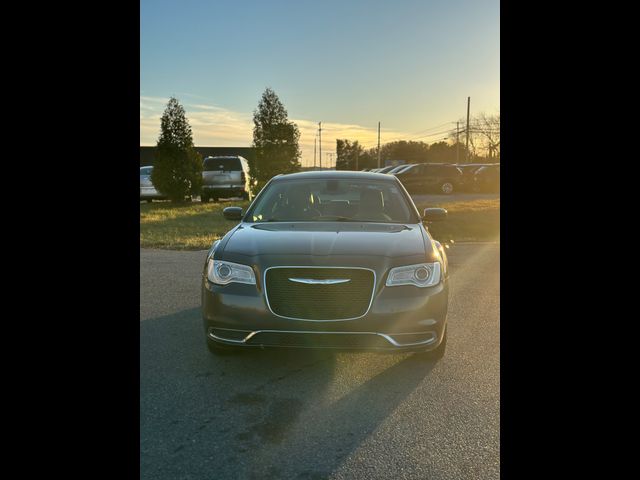 2015 Chrysler 300 Limited