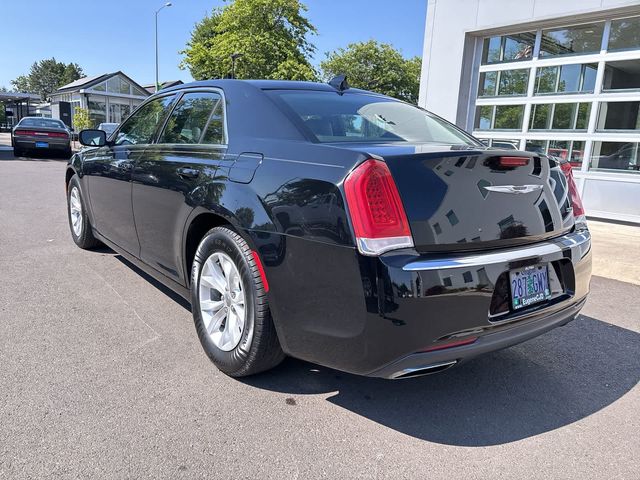 2015 Chrysler 300 Limited