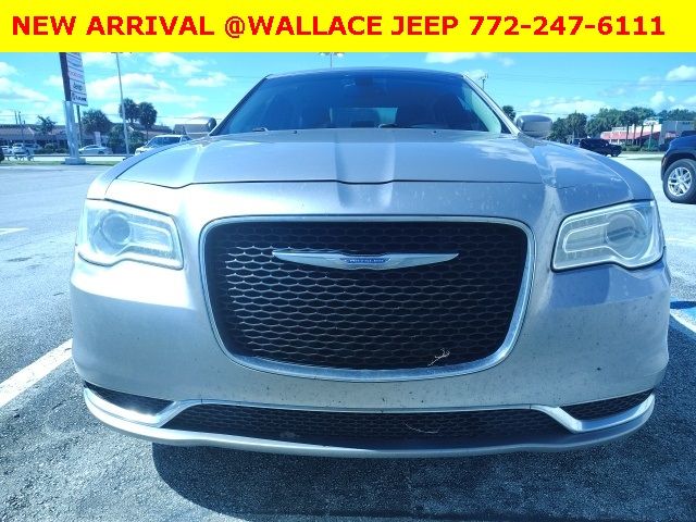 2015 Chrysler 300 Limited