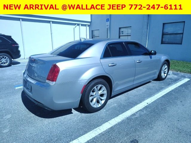 2015 Chrysler 300 Limited