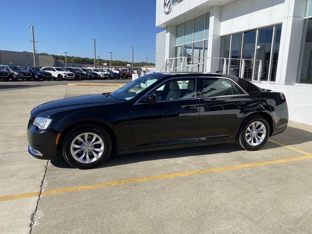 2015 Chrysler 300 Limited