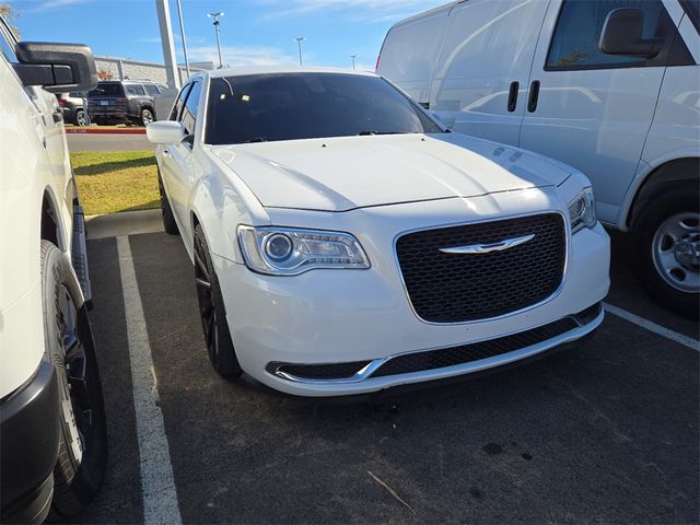 2015 Chrysler 300 Limited