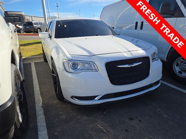 2015 Chrysler 300 Limited