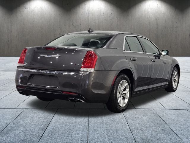 2015 Chrysler 300 Limited