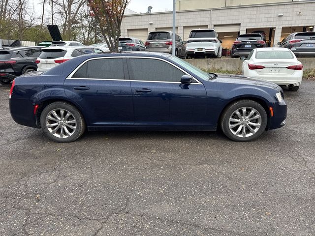 2015 Chrysler 300 Limited