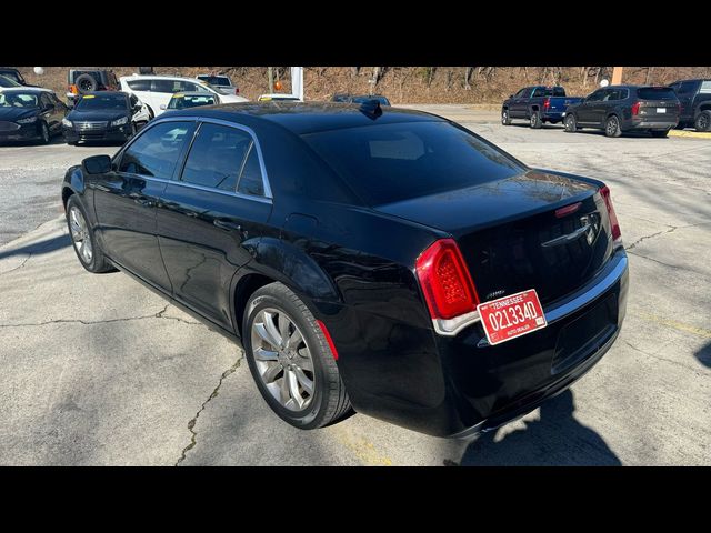 2015 Chrysler 300 Limited