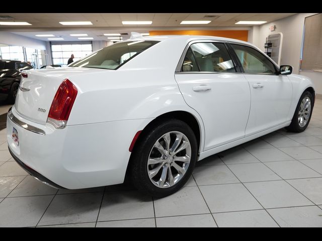 2015 Chrysler 300 Limited