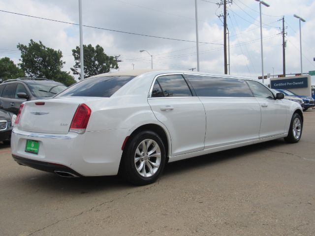 2015 Chrysler 300 Limited