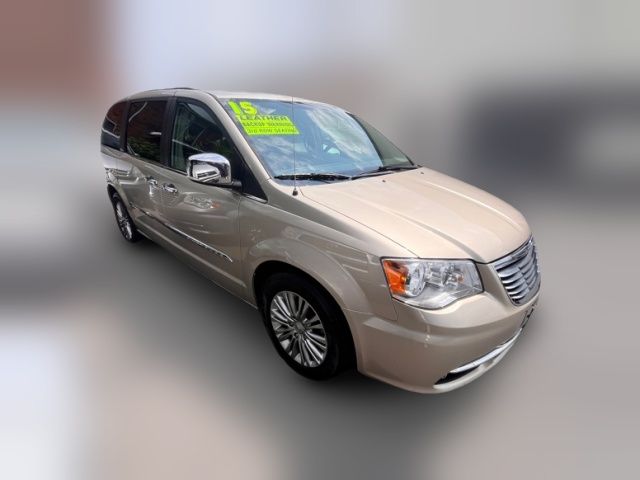 2015 Chrysler Town & Country Touring-L