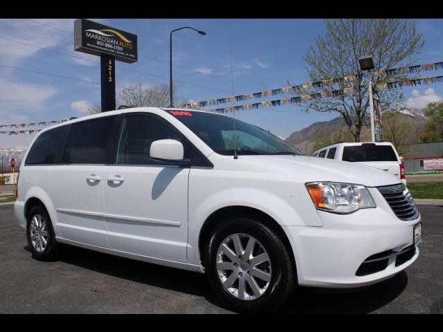 2015 Chrysler Town & Country LX