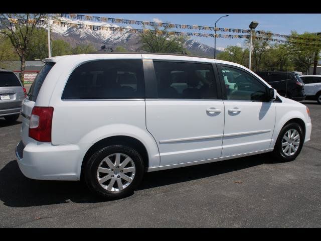 2015 Chrysler Town & Country LX