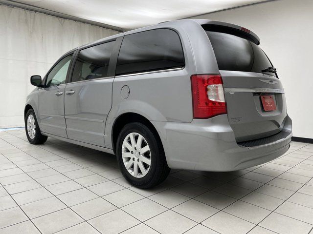 2015 Chrysler Town & Country LX