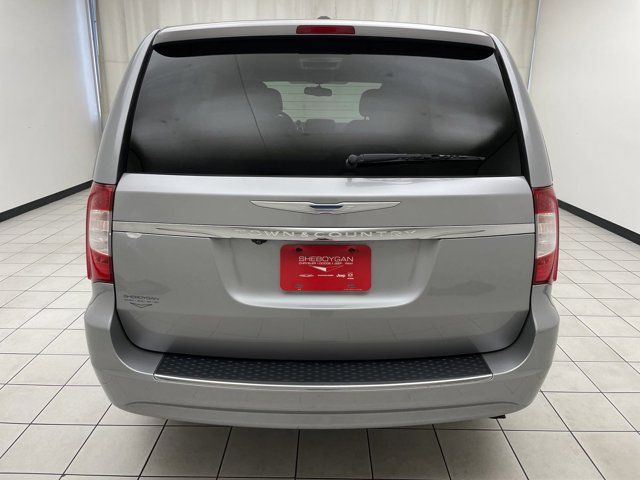 2015 Chrysler Town & Country LX