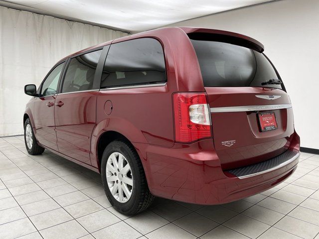 2015 Chrysler Town & Country LX