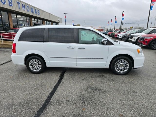 2015 Chrysler Town & Country Limited Platinum