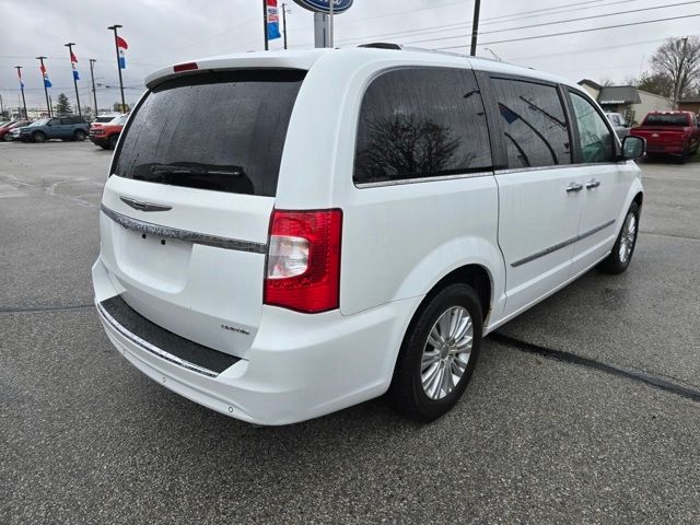 2015 Chrysler Town & Country Limited Platinum