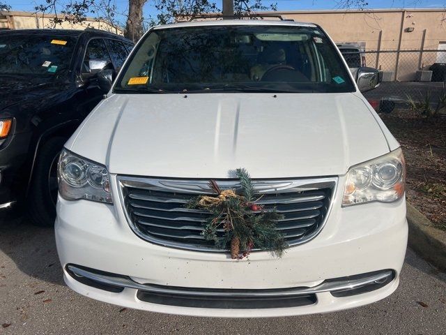 2015 Chrysler Town & Country Limited Platinum