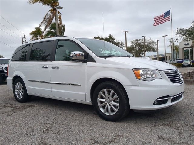 2015 Chrysler Town & Country Limited Platinum