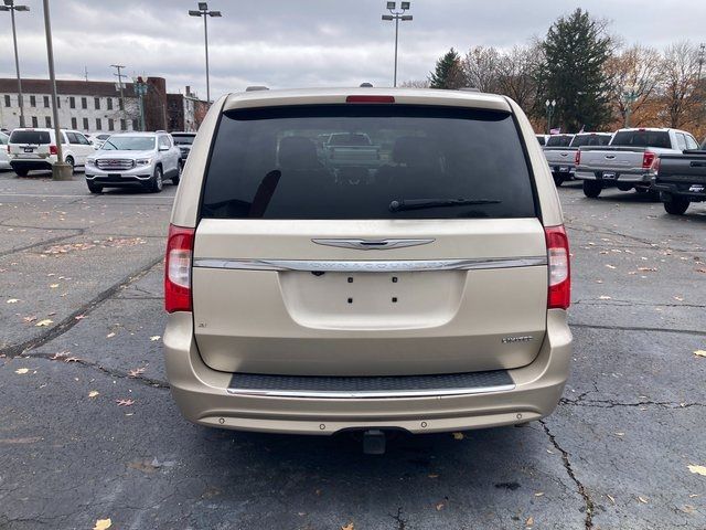 2015 Chrysler Town & Country Limited Platinum