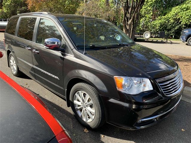 2015 Chrysler Town & Country Limited Platinum