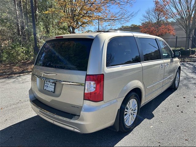 2015 Chrysler Town & Country Limited Platinum