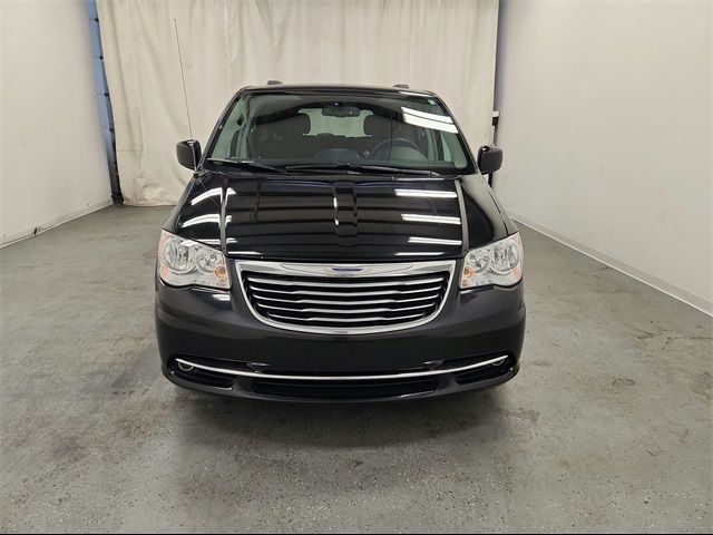 2015 Chrysler Town & Country Premium