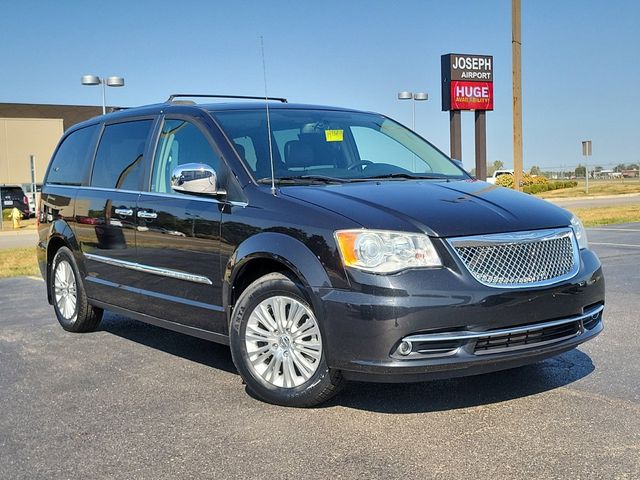 2015 Chrysler Town & Country Limited Platinum