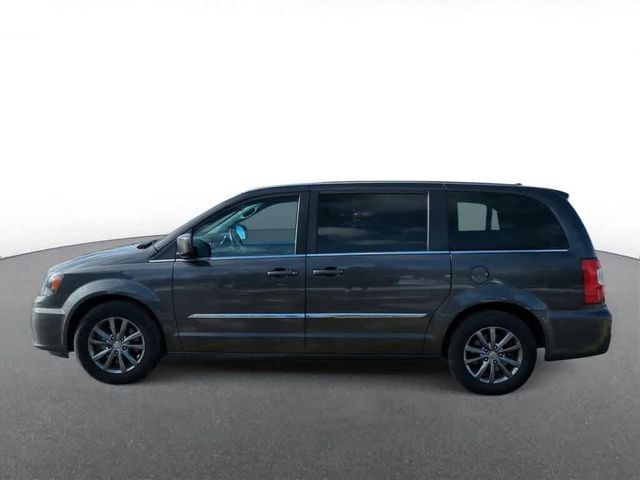 2015 Chrysler Town & Country S