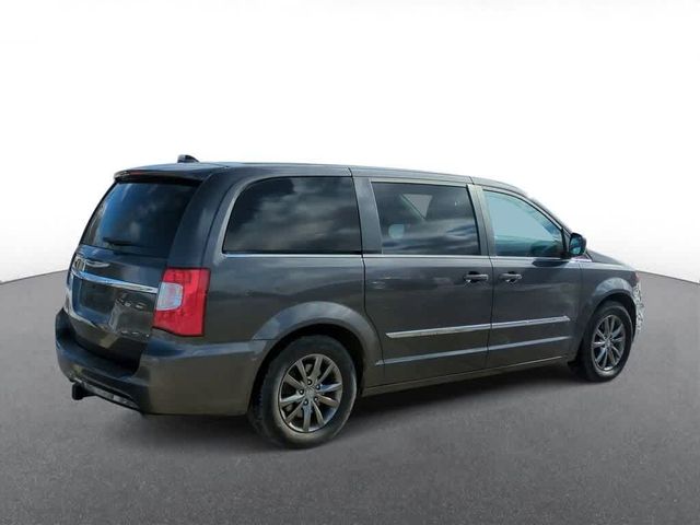 2015 Chrysler Town & Country S