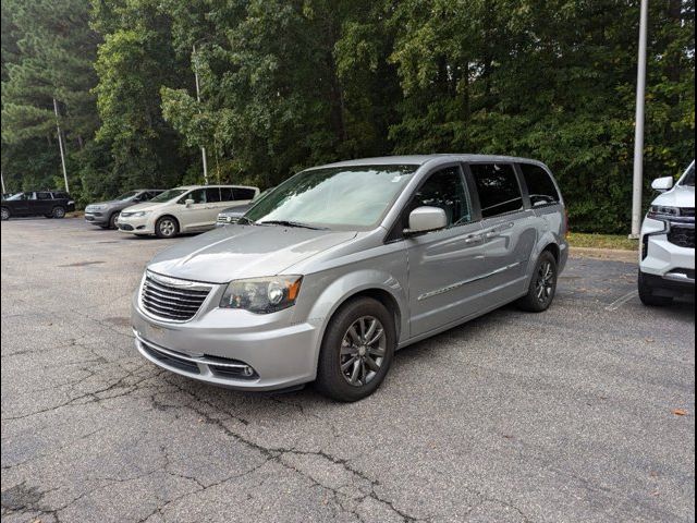 2015 Chrysler Town & Country S