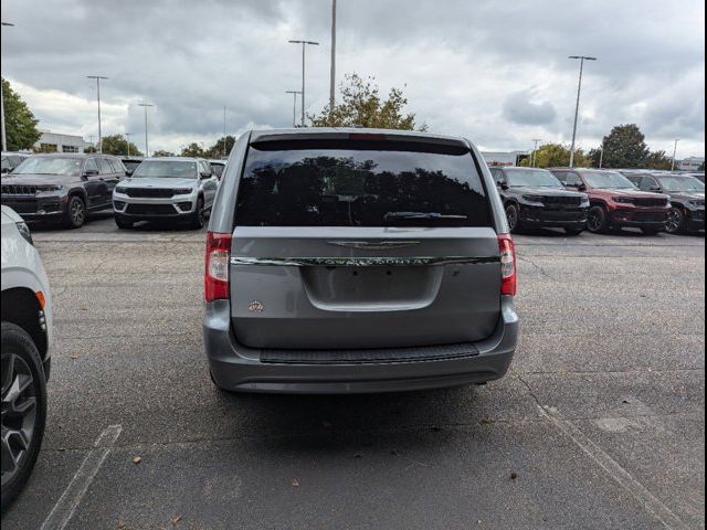 2015 Chrysler Town & Country S