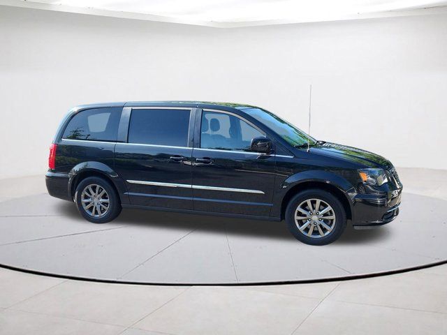 2015 Chrysler Town & Country S