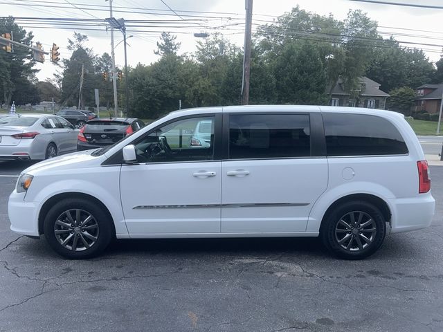 2015 Chrysler Town & Country S