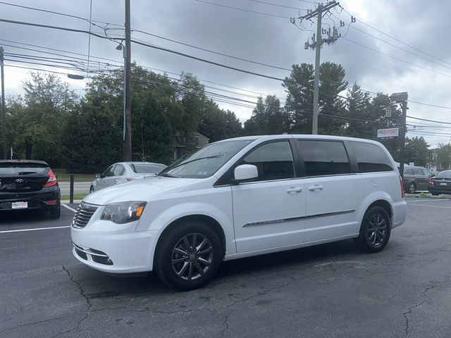 2015 Chrysler Town & Country S